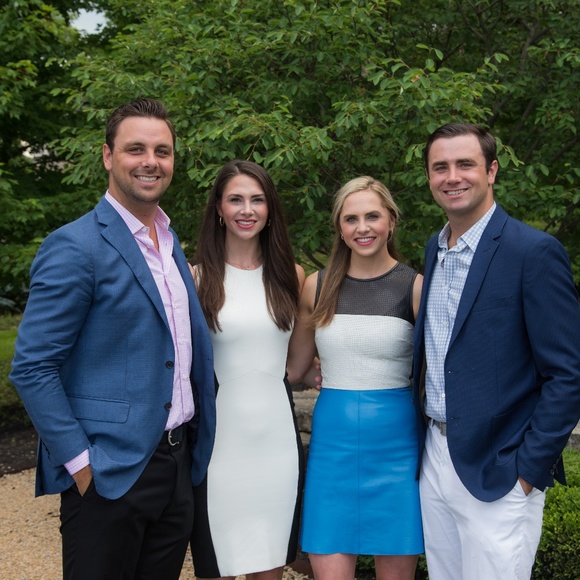 Meet your Posher, Lauren - Picture 2 of 2